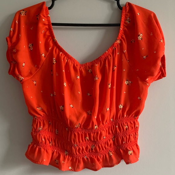 Off-the-shoulder Crop Top - Picture 4 of 4